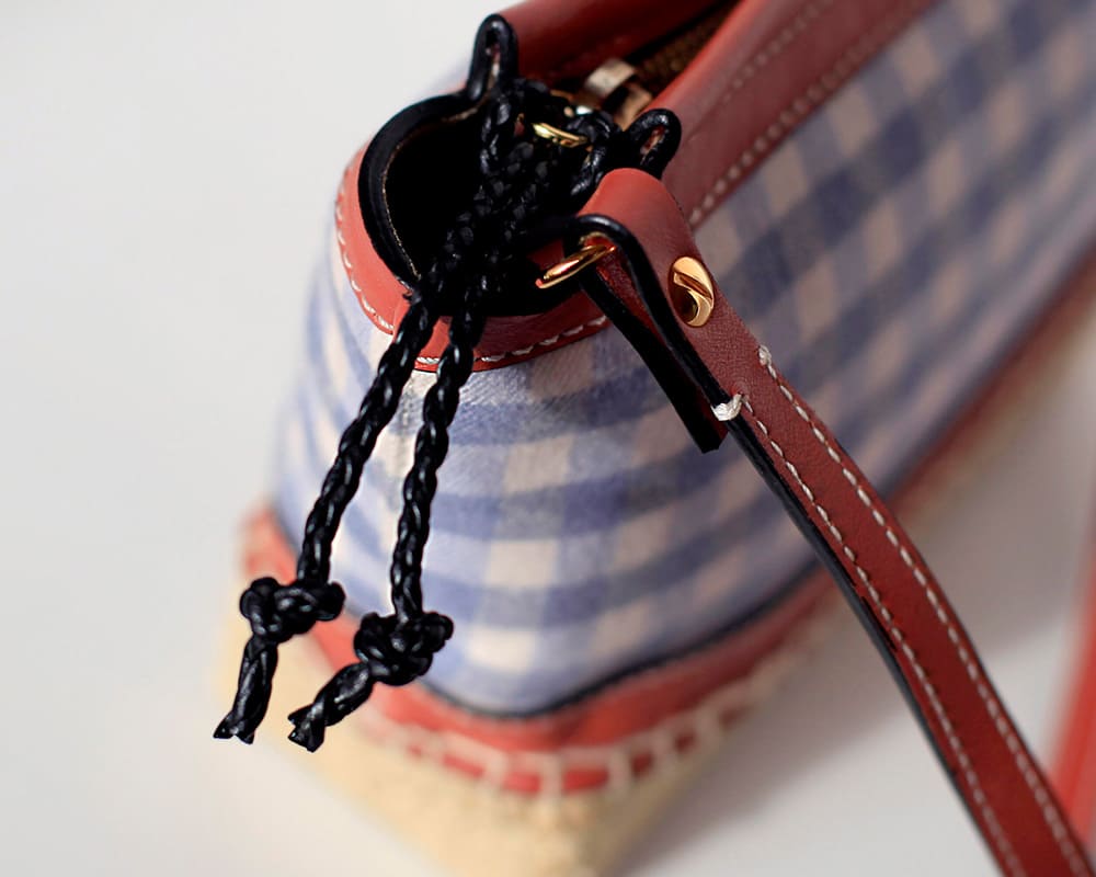 Diseñamos y fabricación de bolsos y complementos Elegant Supreme. Diseñamos y fabricación de bolsos y complementos Elegant Supreme.