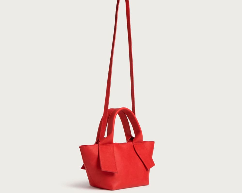 Diseño y fabricación de bolsos Elegant Supreme. Diseño y fabricación de bolsos Elegant Supreme. Bolso rojo